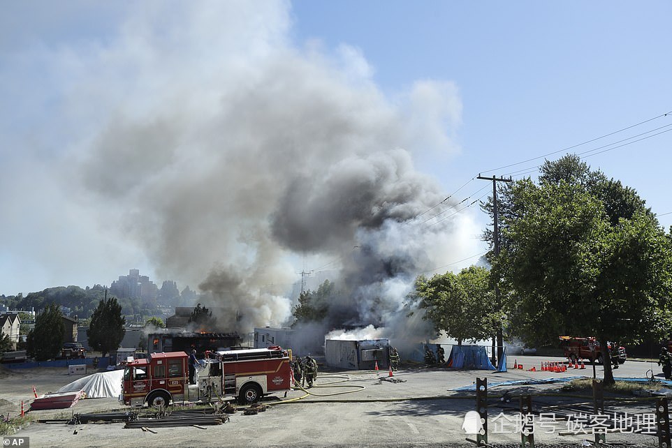特朗普|特朗普“太难了”：多个城市“战火熊熊”，强令派“私家军”仍难以平息