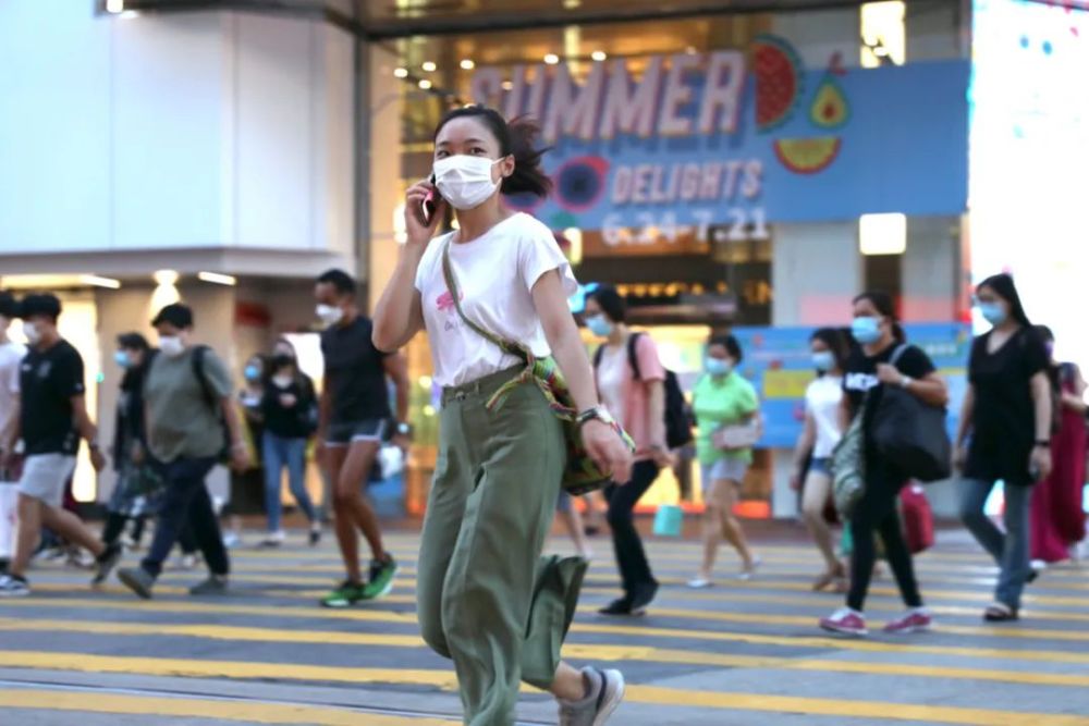 佩特拉·库菲兹|一只口罩的自述：我被推上C位的这些日子