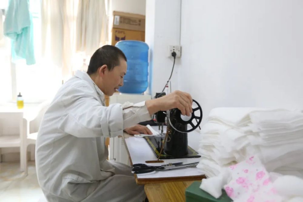 佩特拉·库菲兹|一只口罩的自述：我被推上C位的这些日子