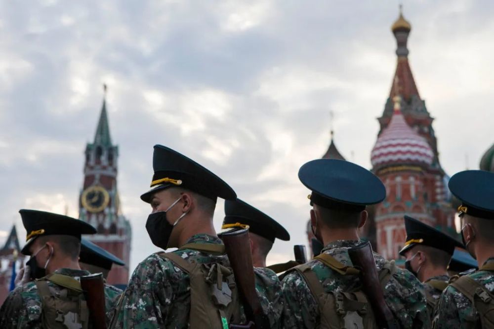 佩特拉·库菲兹|一只口罩的自述：我被推上C位的这些日子