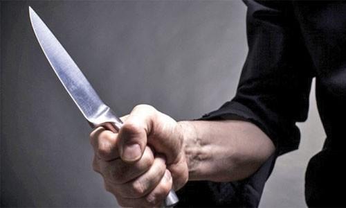 袭警|男子吸毒醉酒后袭警，身中两枪仍不停手，被警察果断击毙