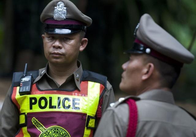 袭警|男子吸毒醉酒后袭警，身中两枪仍不停手，被警察果断击毙