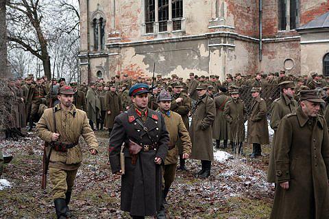 下达了全线总攻的命令,苏军向列宁格勒,旧鲁萨,斯摩棱斯克,奥廖尔