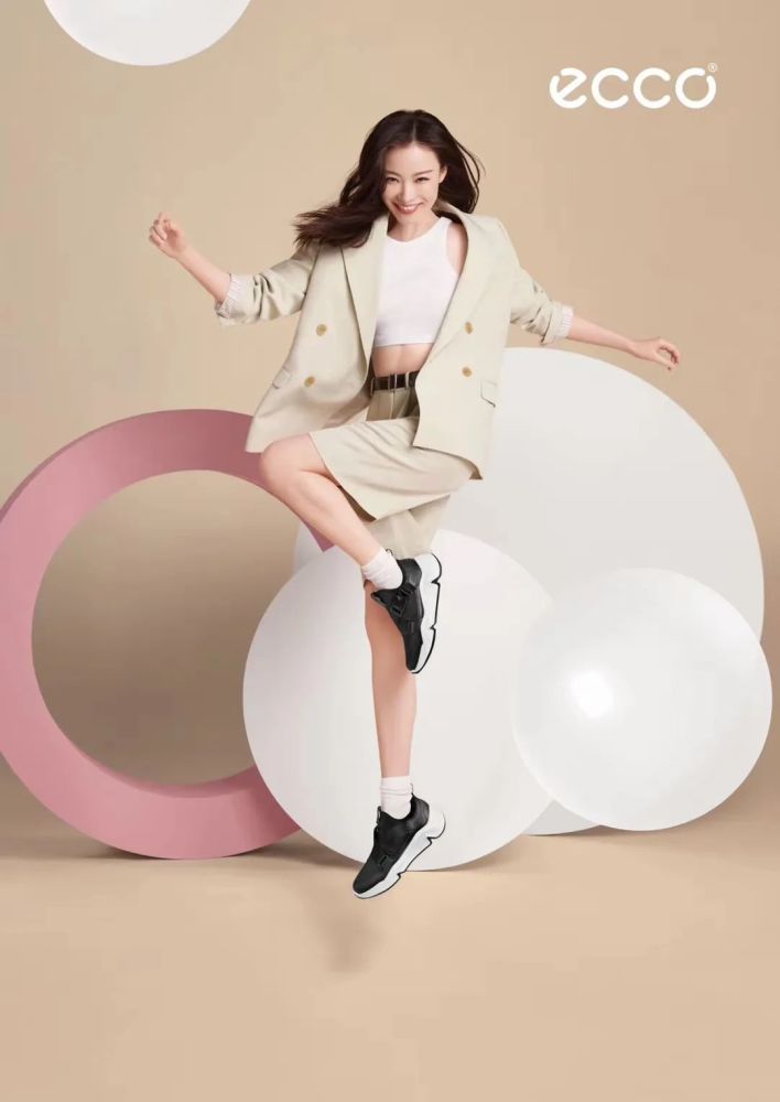 kanyewest又作妖喊话退出合作要求加入gap和adidas董事会