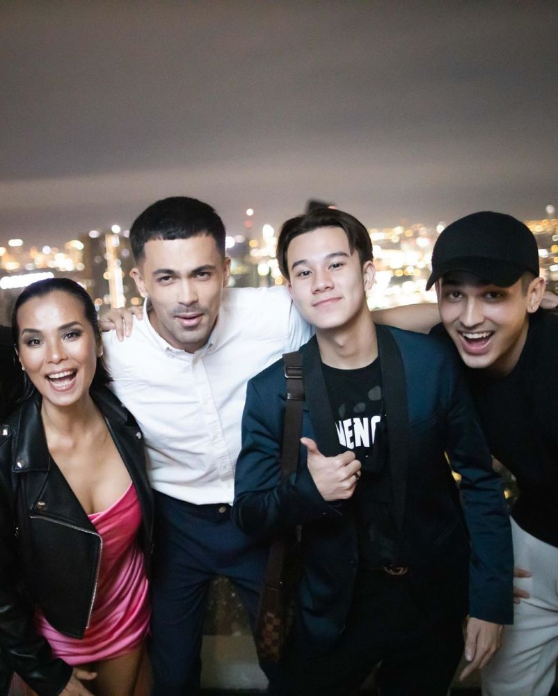 韦唯|为侯耀文抛弃付笛声，又惨遭家暴，57岁歌坛天后如今过得如何？