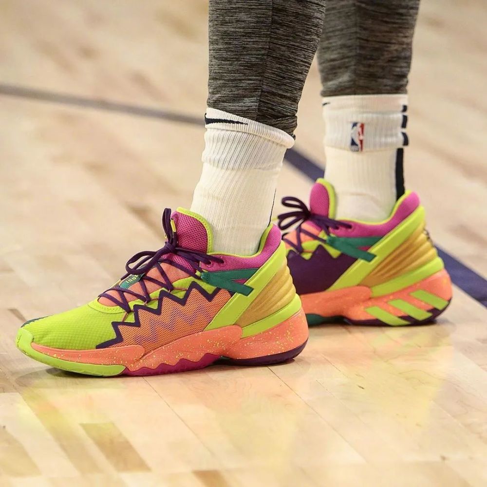 米切尔2代签名鞋出道即巅峰一上来就是酷炫蜘蛛侠联名