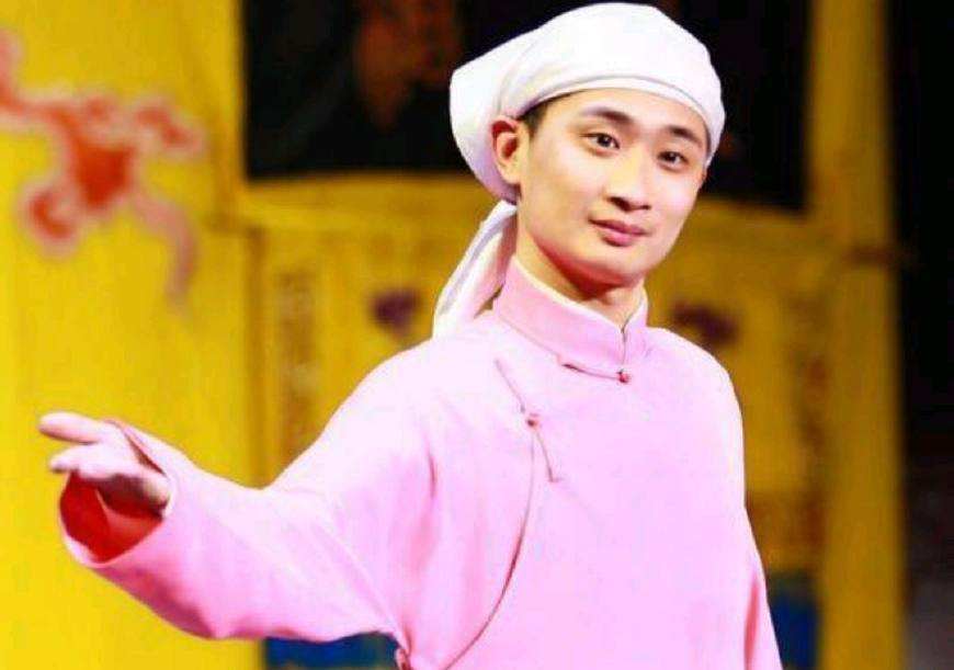 "德云社是误落人间的救赎"_腾讯新闻