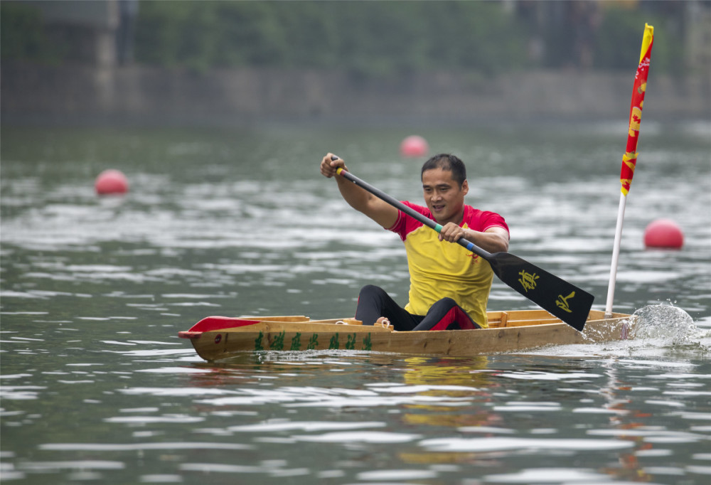 龙舟也有一个人划的!鄞州云龙引进单人龙舟,起名"虱龙"