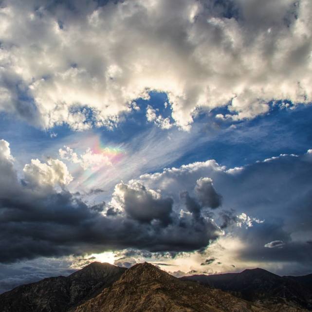 日本天空出现 七色彩云 轰动东京都 网友 大自然的鬼斧神工 东京都 日本 旅游