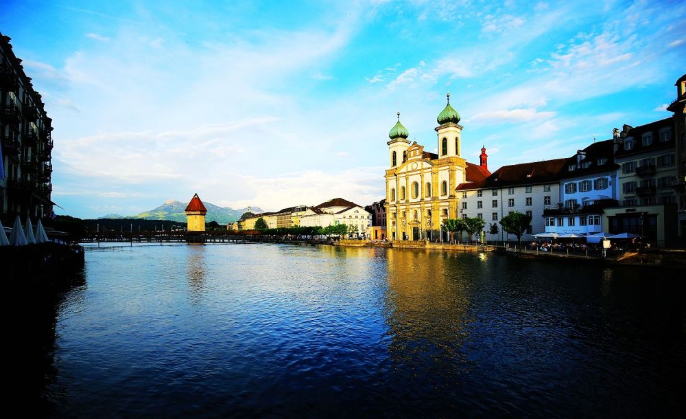 见识高级生活,这个神秘袖珍小国,居然允许将整个国家出租