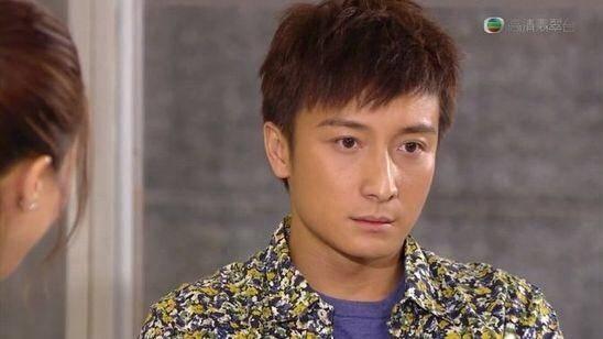 方力申出海游泳不幸遇意外面色苍白仍不忘拍片网友好拼搏