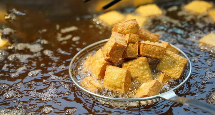 一家臭豆腐店不做营销 靠什么日营收稳定3000块 腾讯新闻