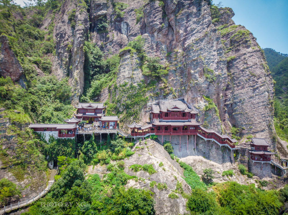 江南地区的建筑景观，就藏杭州