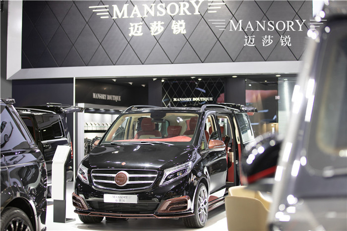 日内瓦同款mansory迈莎锐ms580商务车登场成都车展