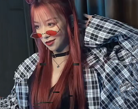 刀小刀终于放弃御姐风看到她穿休闲装意外撞脸杨蓉