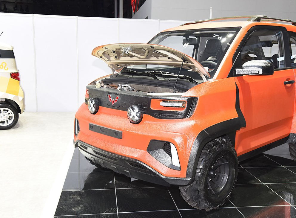 五菱小六轮亮相皮卡造型适合出去钓鱼网友坐等燃油版