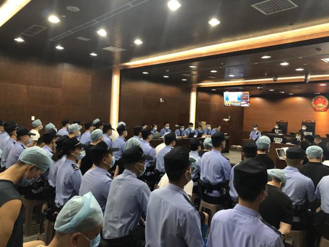 车贷担保暴力催收四川一恶势力犯罪集团公开受审被害者达1300多名