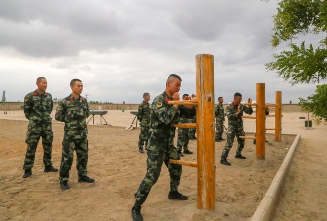 直击武警官兵火热训练场_腾讯新闻