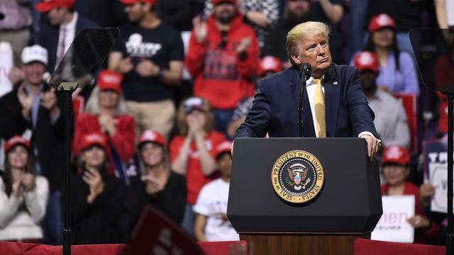 特朗普|特朗普民调再创新低：仅32％美国人赞同其抗疫措施