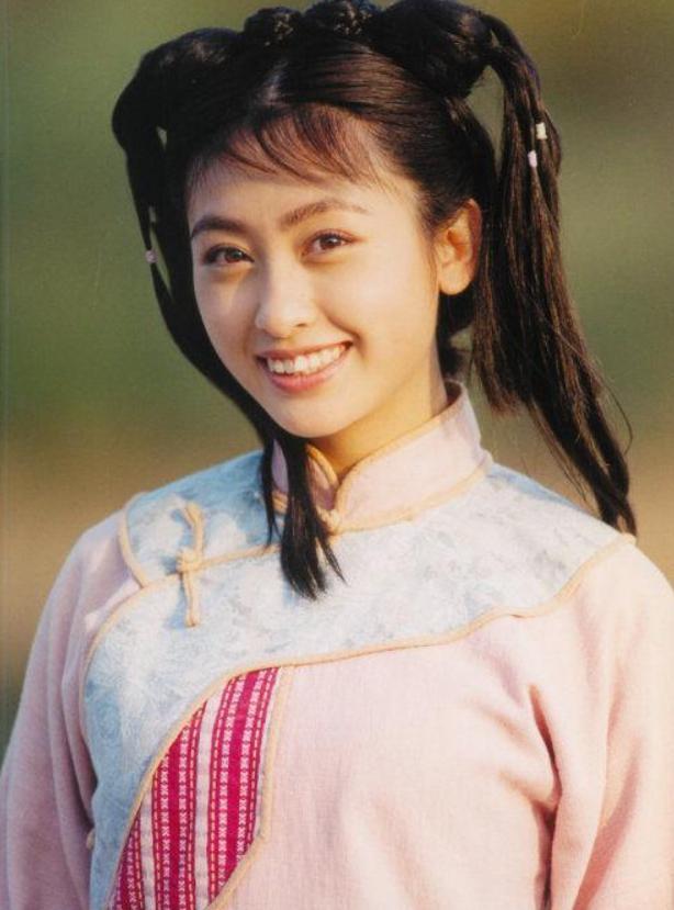 她还有一个名字,叫做王雅琦.