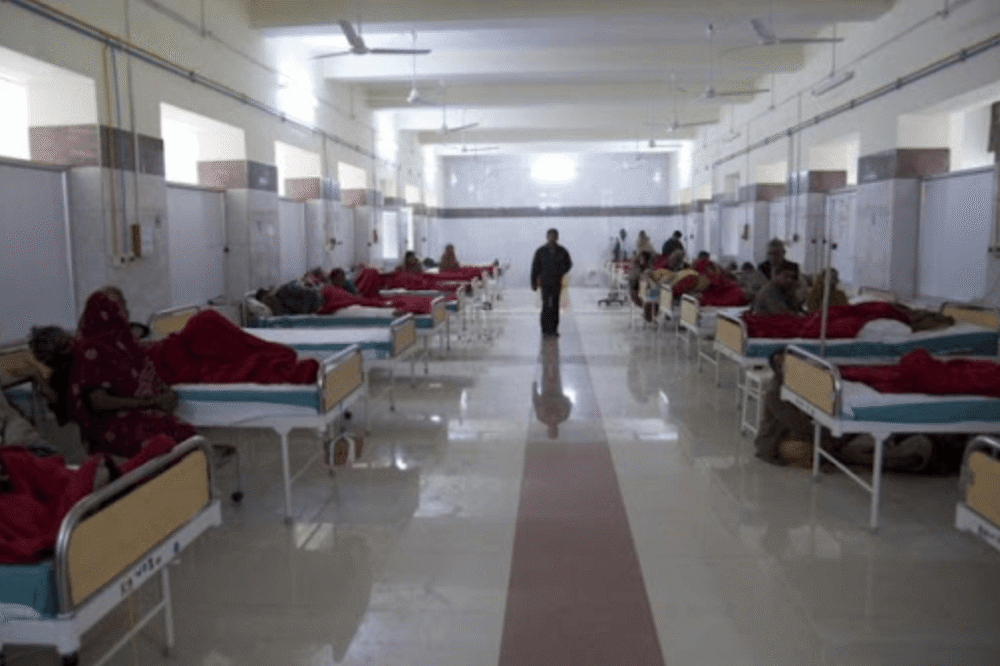 印度_社会|印度新冠患者逃离医院，隔天尸体在500米外的草丛中被找到