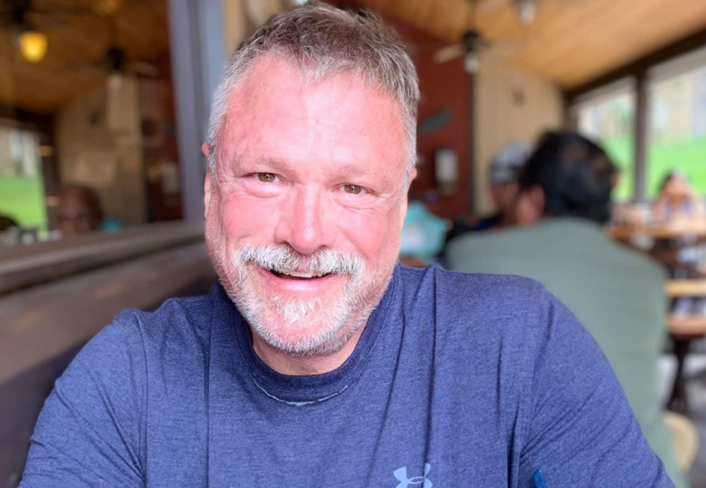 新冠病毒|参加培训后，夏威夷航空17名空乘出现症状，1人死于新冠病毒