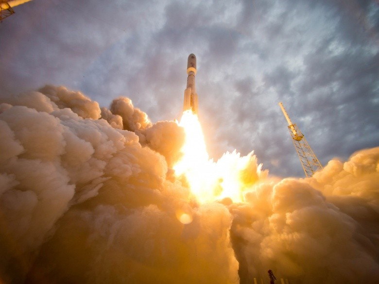 本华莱士|英防长将俄中列为“威胁”，太空或成关键领域，英首相同时出狠招