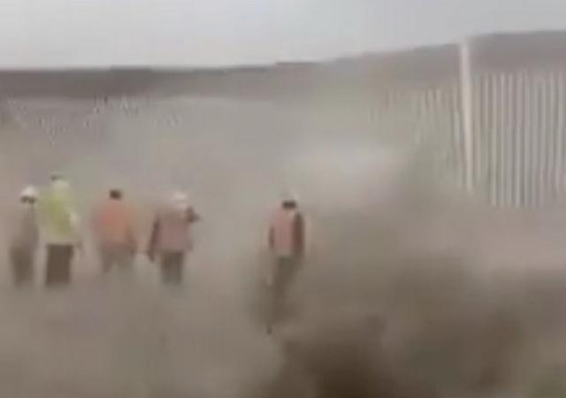 特朗普|飓风“汉娜”破坏力极强！掀翻卡车，还摧毁了特朗普建造的边境墙