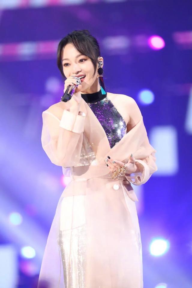 张镐哲妻子患癌7年他不离不弃和张韶涵母亲恋爱致其母女反目