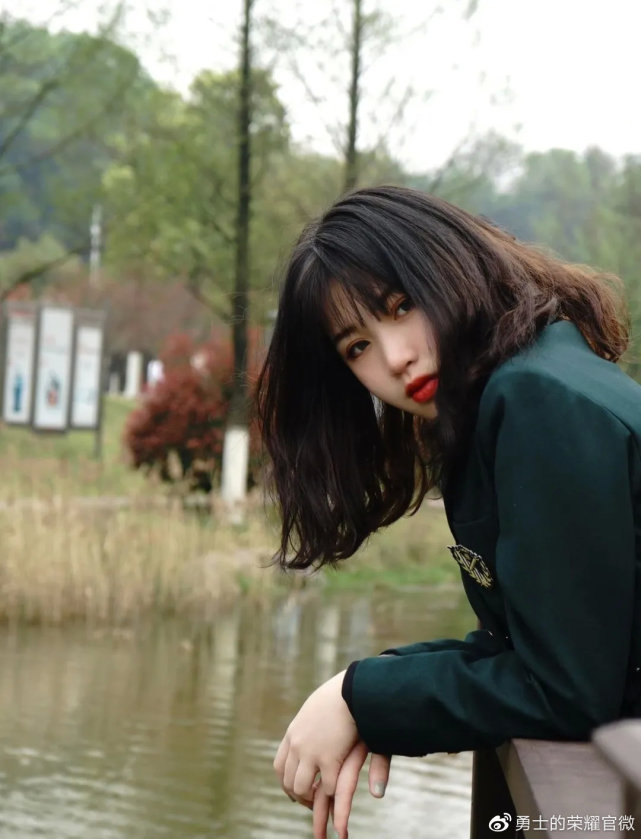 一睹男神的风采吧:(左邱建良,右张龙)(魏梓延)(陈洋)(刘政雨)怎么样