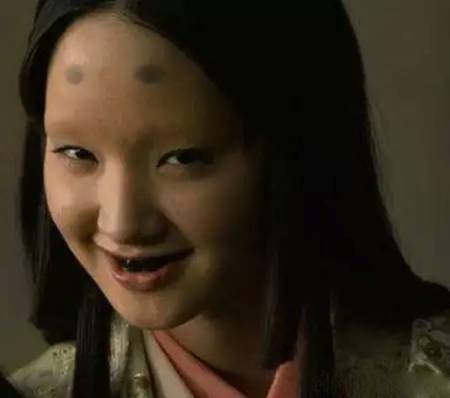 日本女人黑牙秃眉究竟是啥样,真的会很美?实际上特别"反人类"