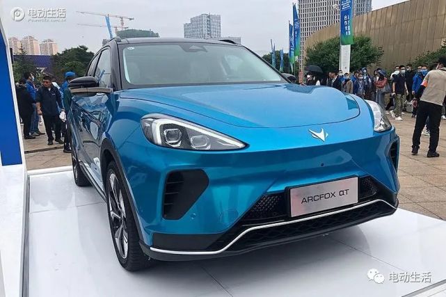 实拍北汽麦格纳arcfoxαt 电池93.6kwh/653km续航