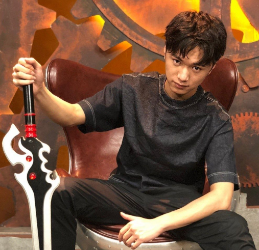 剑仙正式入驻虎牙房间号比肩张大仙粉丝为孤影鸣不平