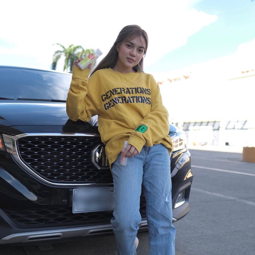 安妮·萨拉曼卡|美女网红违反隔离规定被捕，期间在商场跳舞还去韩国烤肉店