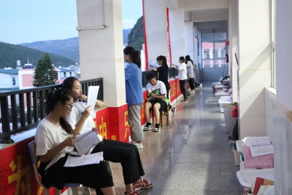 恭喜禄劝又一名学子进入清华北大录取行列