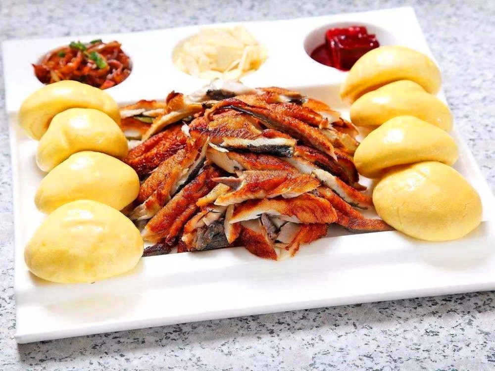 3道经典威海菜:鱼锅饼子|辣炒章鱼|手撕鲅鱼,鲜香美味真好吃