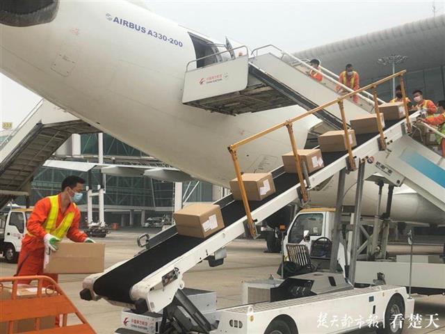 东航开通武汉至洛杉矶客改货包机
