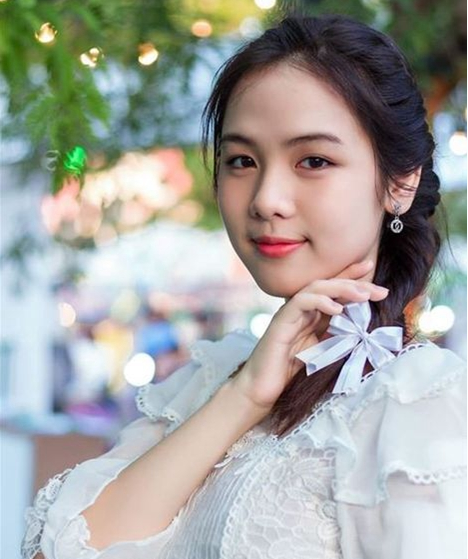 刘若英|清新女孩手捧奶茶照爆红 真实身份曝光竟是男儿身