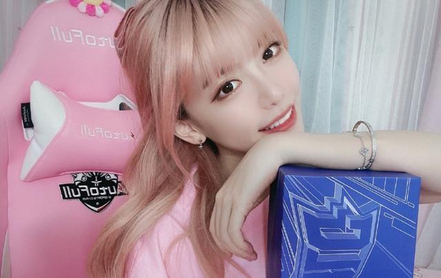 lpl四朵金花解散周淑怡直播谈退出lpl解说原因太真实了