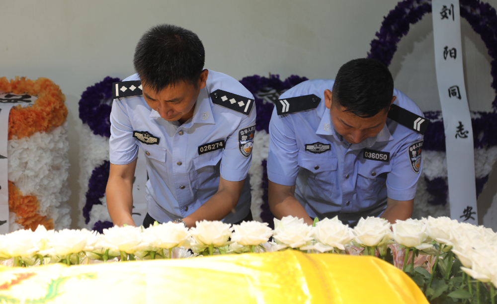 贵州38岁辅警刘阳因公殉职!