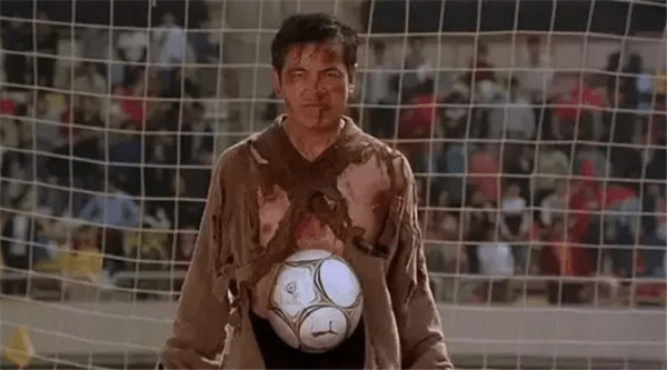 周星驰的《功夫足球》相信很多人看过,里面很多关于武术足球的桥段