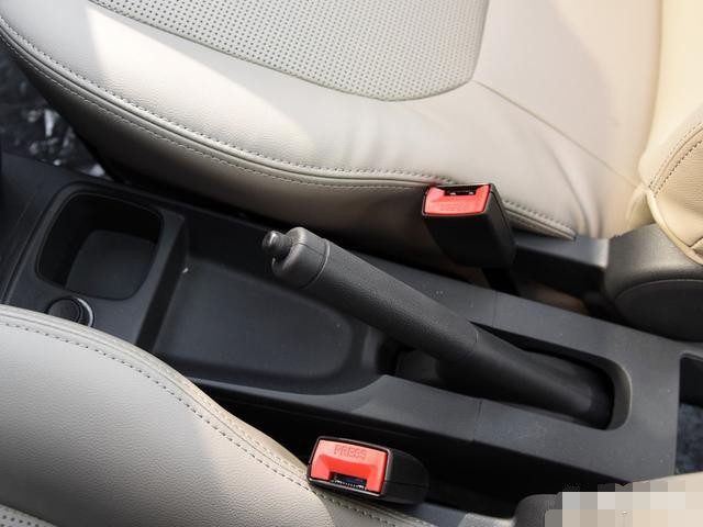 自动挡忘记松手刹跑了10米有影响吗看完涨知识了