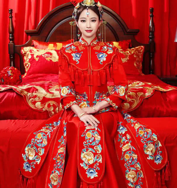 灵签占卜:凭直觉选一件新娘服,测你将来的婚姻能够白头偕老吗?