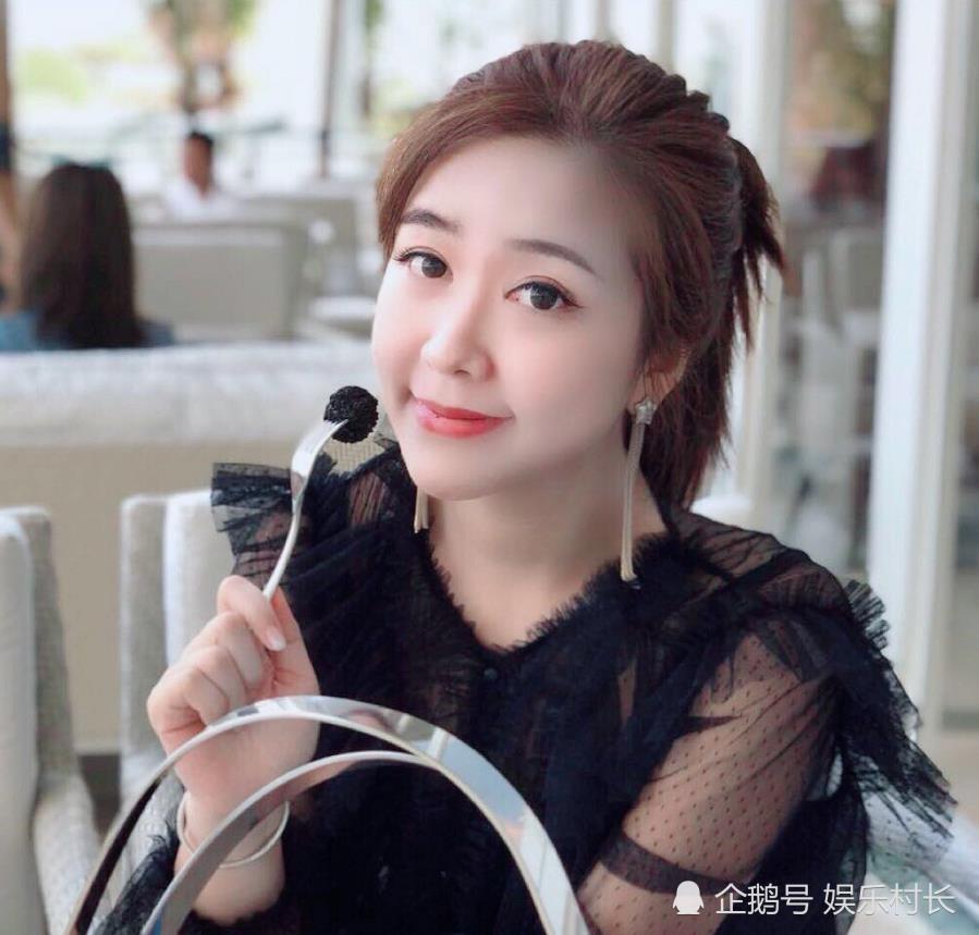 被王思聪吃瓜后吴翊凤辟谣amy姐私照曝光曾与潘玮柏老婆及方媛同框