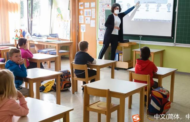 新型冠状病毒|这地感染新冠儿童人数8天骤增23％，仍坚持重开学校