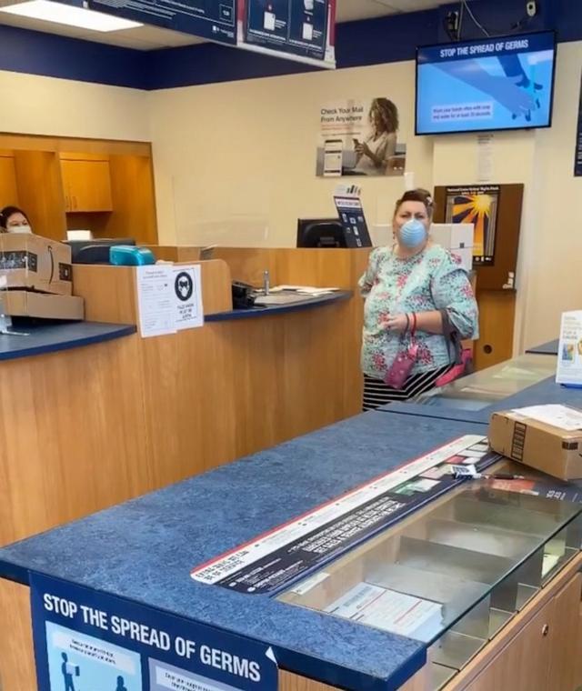 邮局|美国白人女子邮局内辱骂亚裔员工，使用种族歧视言论被视频拍下