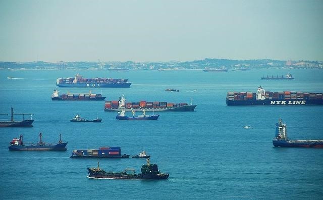 一场较量在马六甲海峡上演美印航母已完成集结警惕海上生命线