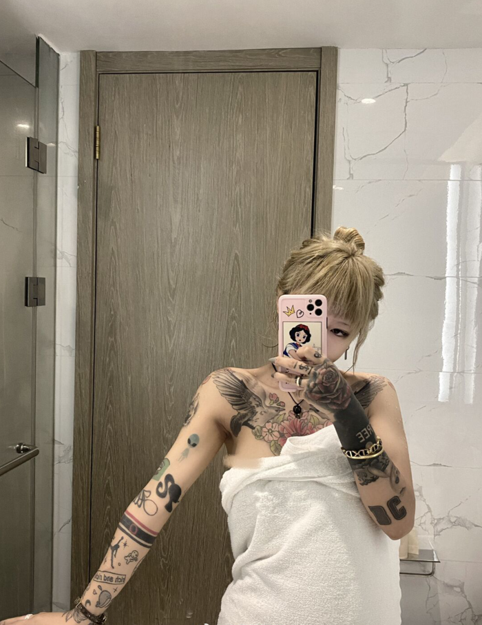 顾茜茜网上发自拍遭大家吐槽,粉丝竟说这种话,网友:这样显得太花了