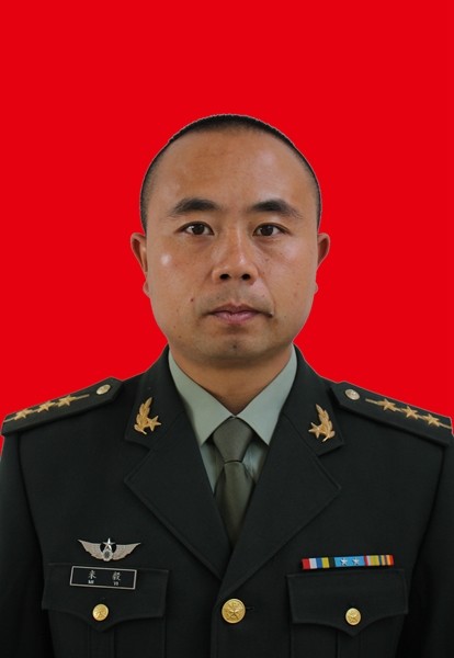 市绵竹市人,中共党员,2001年9月入伍,现在中国人民解放军某部队服役