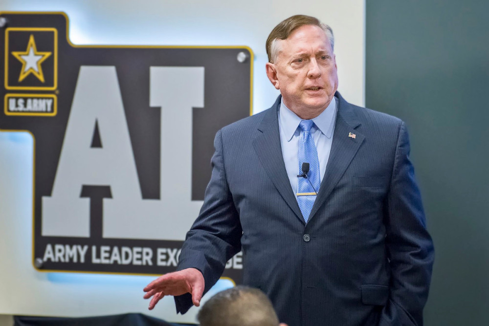 道格拉斯·麦格雷戈|特朗普提名驻德国新大使，靠电视上位或曾参与轰炸中国驻南大使馆